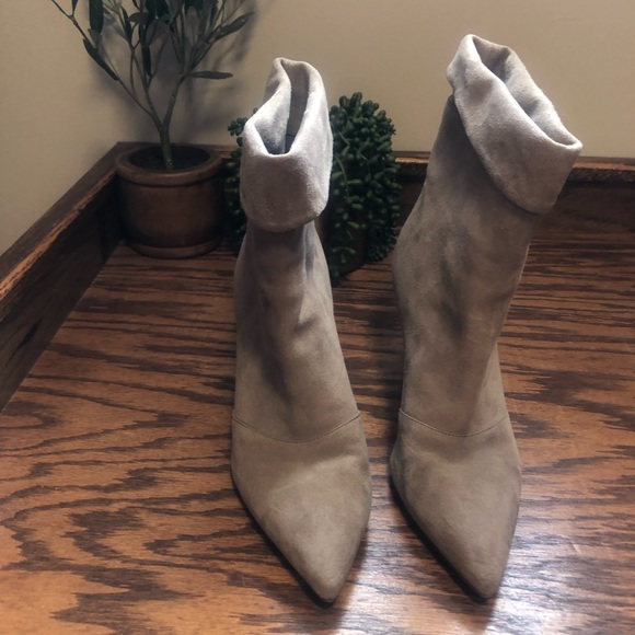 Vintage Grey suede booties - Picture 7 of 7
